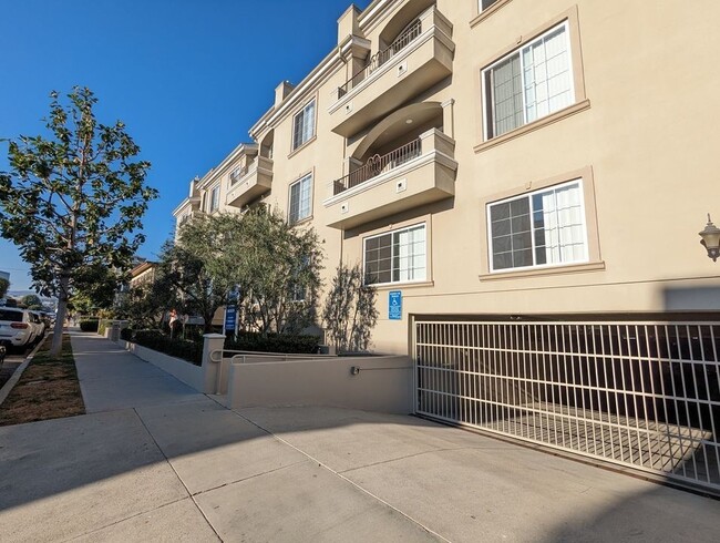 Photo - 1730 Colby Ave