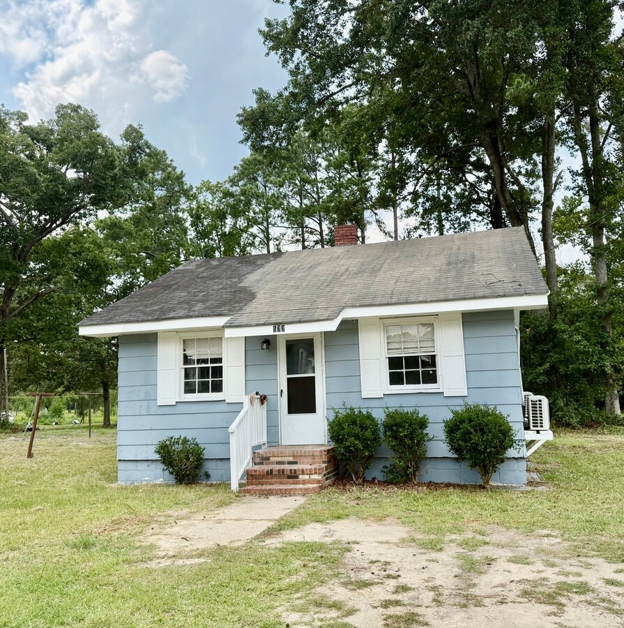 Photo - 572 W Manchester Rd