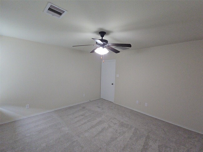 Photo - 810 Lightningbug Ln