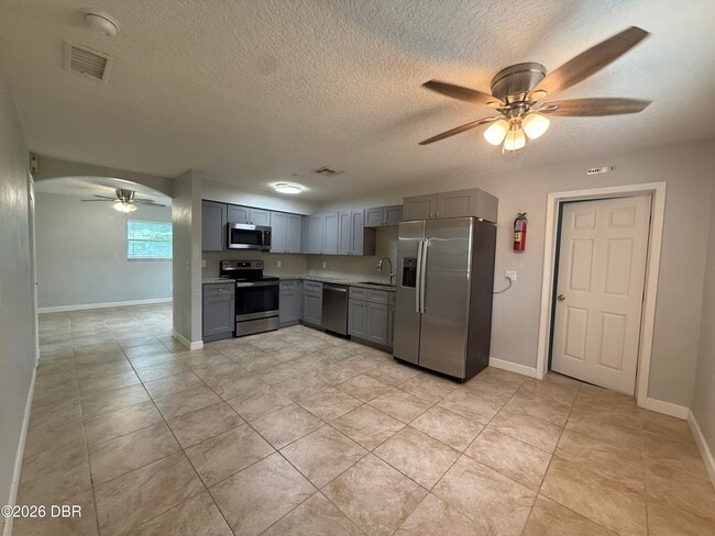 Photo - 228 E Holly Dr