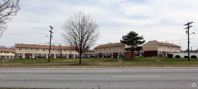 Cumberland Courts Apartments - Cumberland Courts Apartments