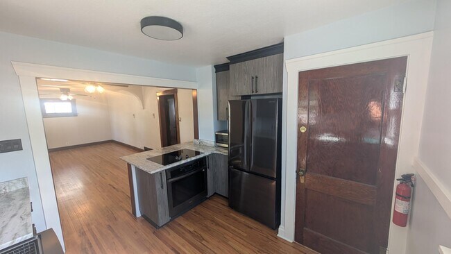 Photo - 2015 Bradley Ave