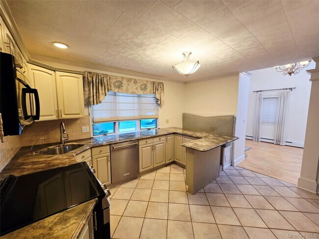 Photo - 104 Choir Ln
