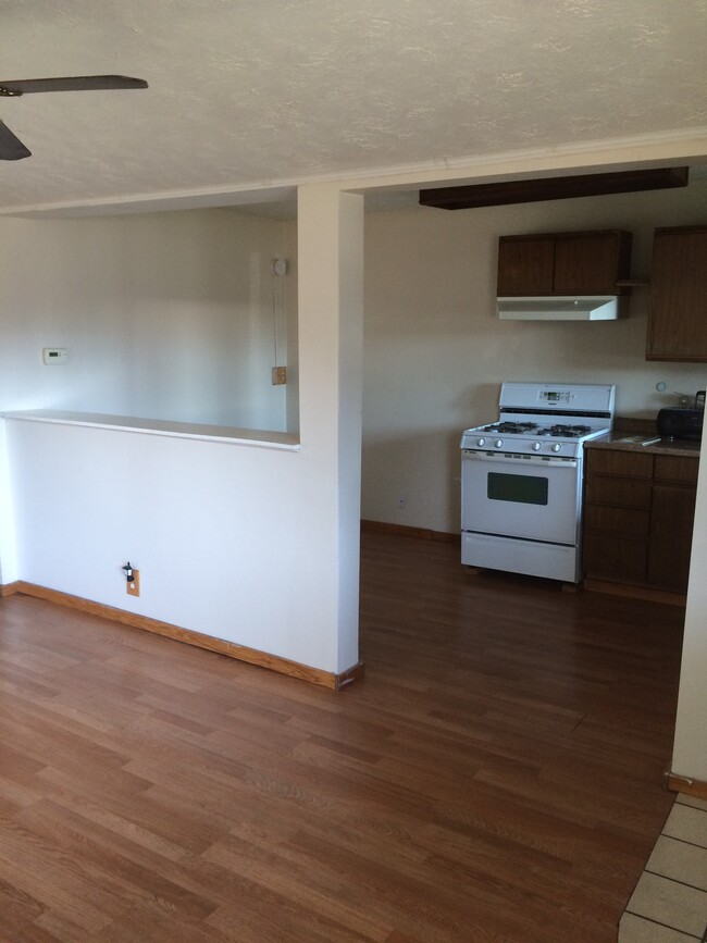 Kitchen - 516 N Cochran Ave House