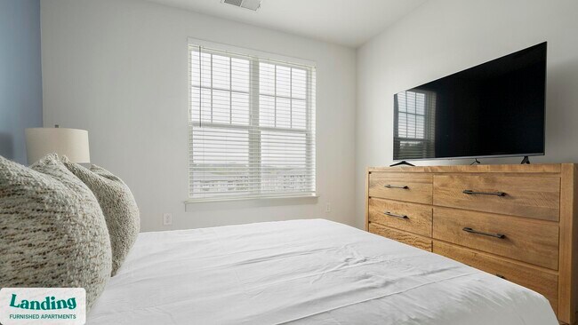 Photo - 340 W 25th St Unidad 11-302