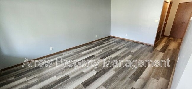 828 E Street-105