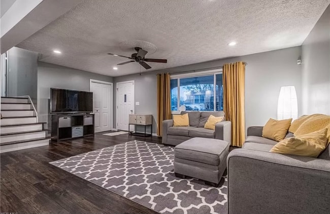 Photo - 369 Whittier Ave NW