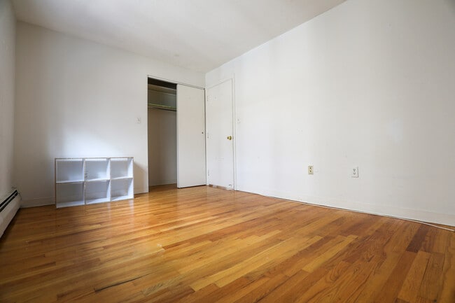 Photo - 239 Kelton St Unidad 32
