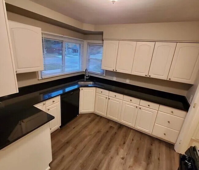 Photo - Welcome Home!!!  Oak Park 3 bedroom brick ranch