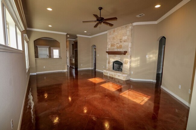 Photo - 4 Bedroom Single Family Home:  Move in Special: 3 weeks free with approved application by Decembe...