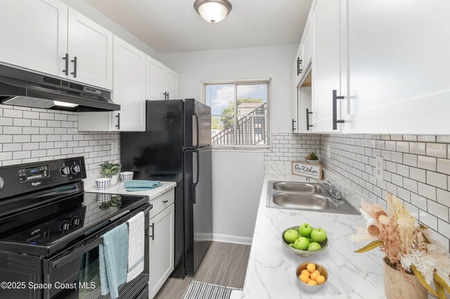 Photo - 115 Seminole Ave W Unidad 106