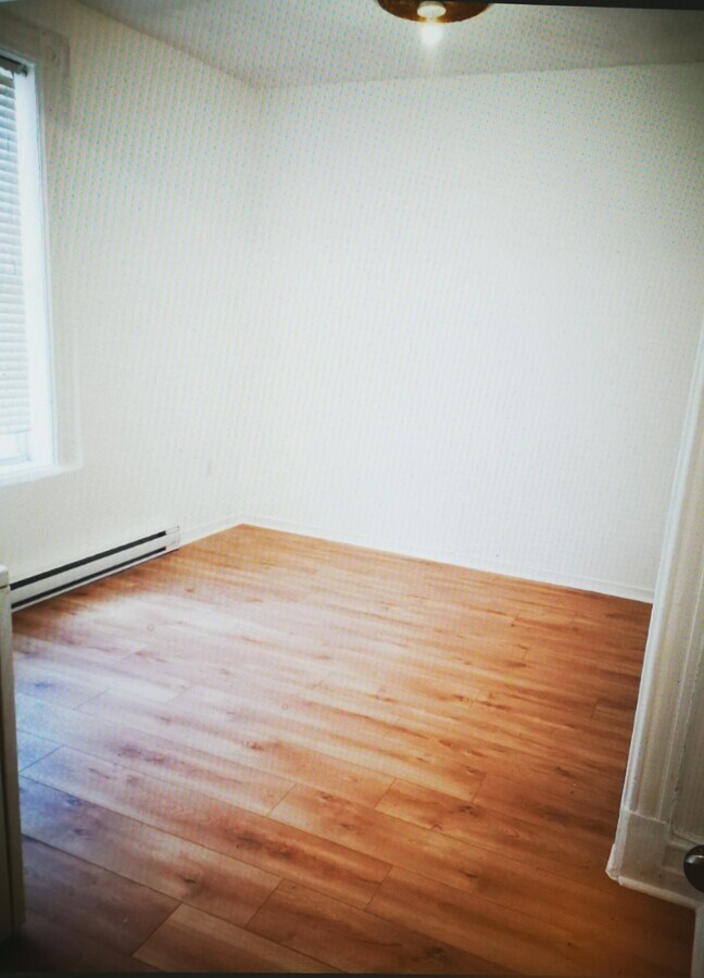 Bedroom - 979 Rue Saint-André Unit 979#2