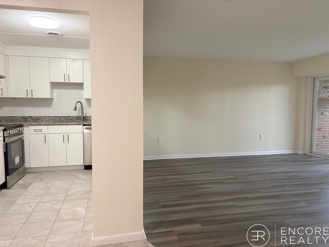 Photo - 51 Hill Rd Unit 206