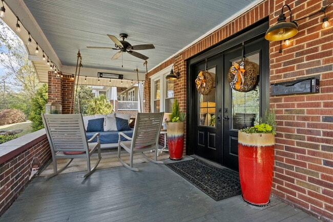 Photo - 211 Grove Rd