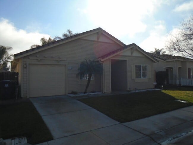 Photo - NICE SINGLE STORY 3 BEDROOM & 2 BATH IN DAVIS!