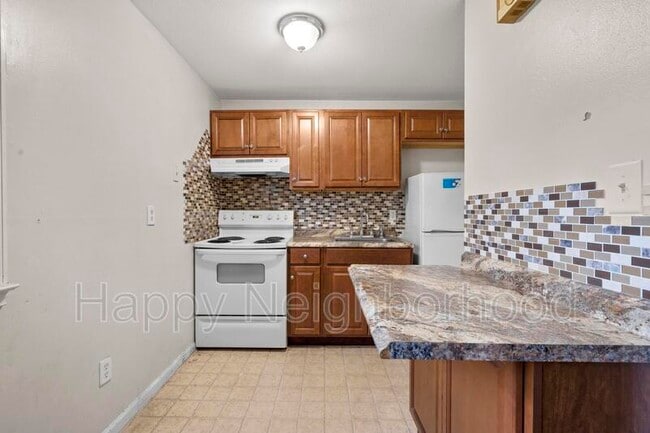 Photo - 451 Divinity St