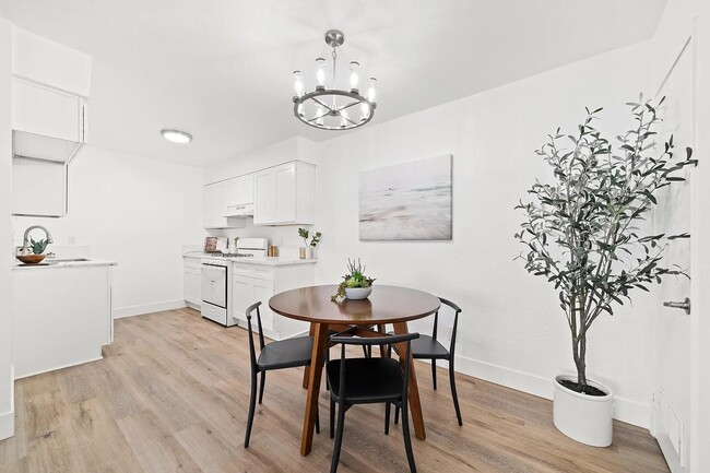 Photo - 1515 Rosecrans Ave