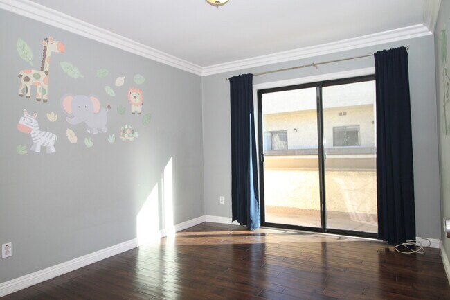 bedroom 1 - 904 W Mabel Ave