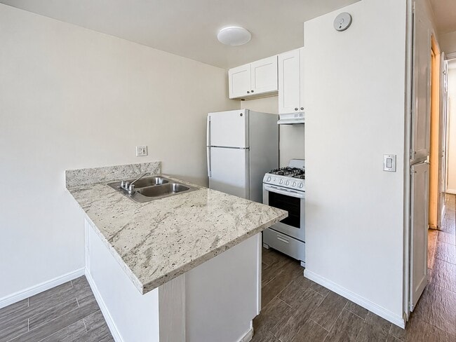 Photo - 13611 Doty Ave Unit 111