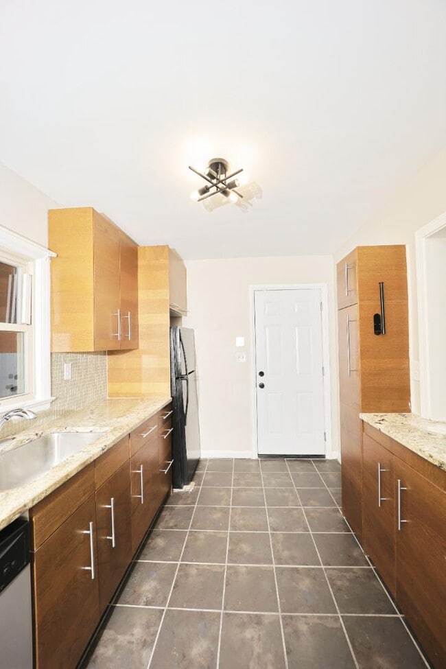 Photo - 1981 Brannen Rd SE