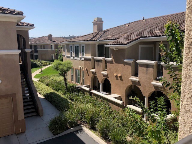 Building Photo - Sabre Springs 2 BR, 2 BA Townhome w/Garage Unit 252