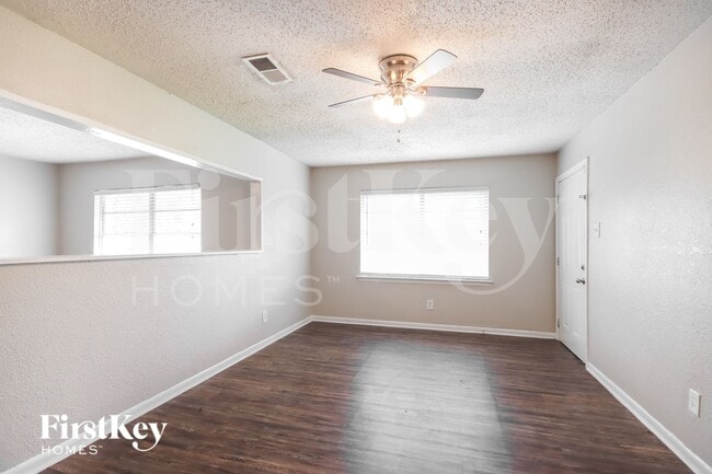 Photo - 5210 Greylog Dr