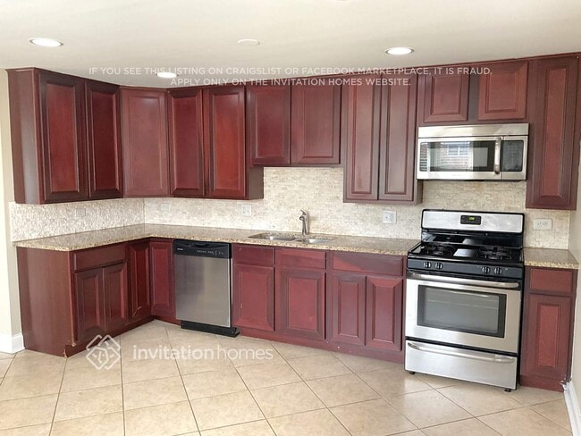 Photo - 6830 176th St