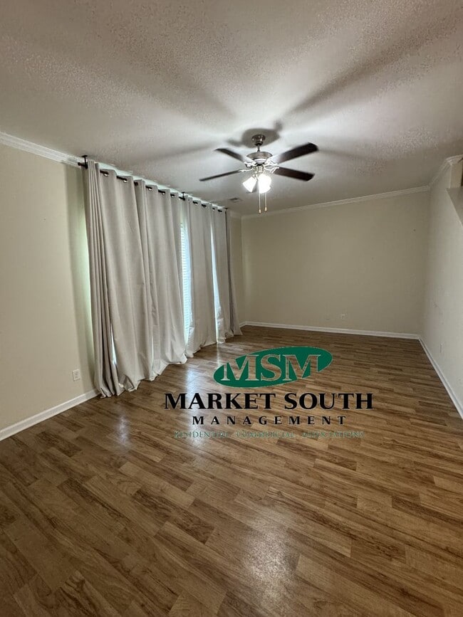 Photo - *REDUCED!* HARMONY TOWNS- POOLER- AVAILABL...