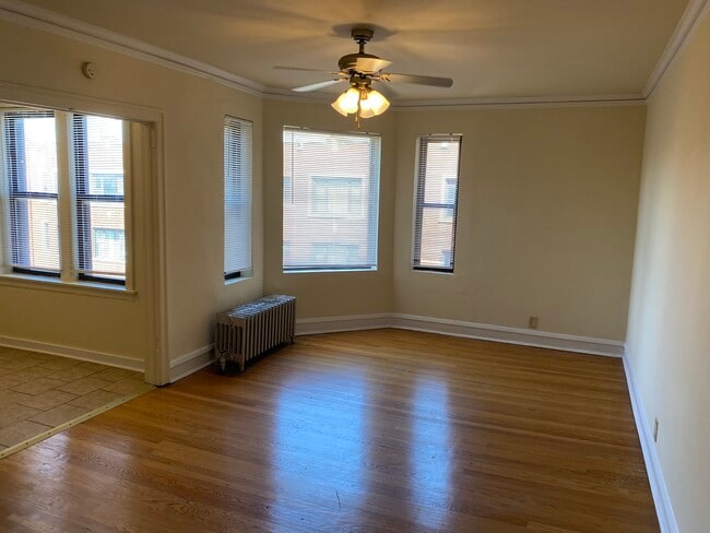 Photo - 8201 S Michigan Avenue