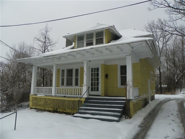 Photo - 915 E Colvin St