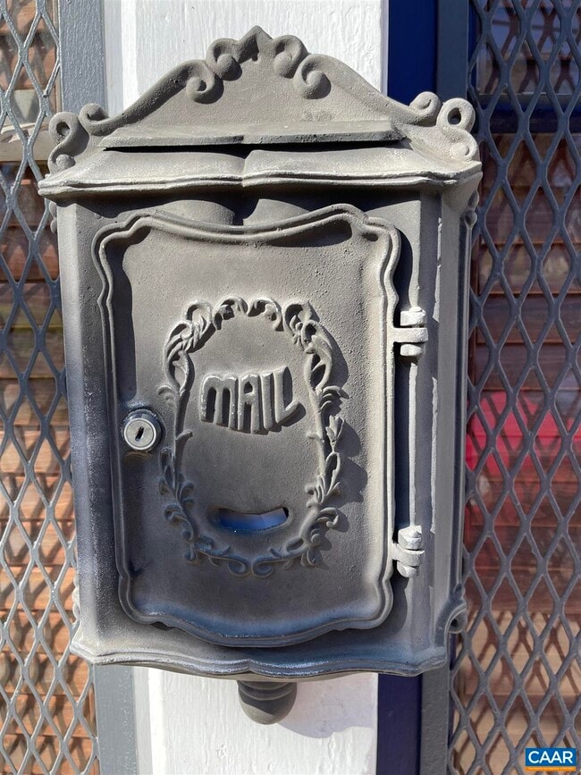 Photo - 311 5th St SW