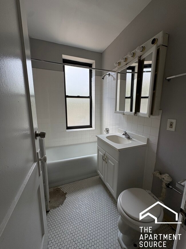 Photo - 1050 W George St Unidad 105