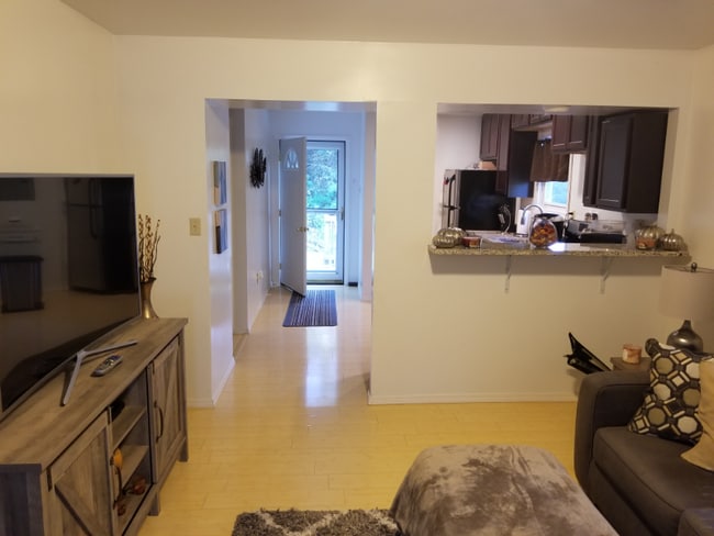 Photo - 1713 Wade St Ext Unit garage