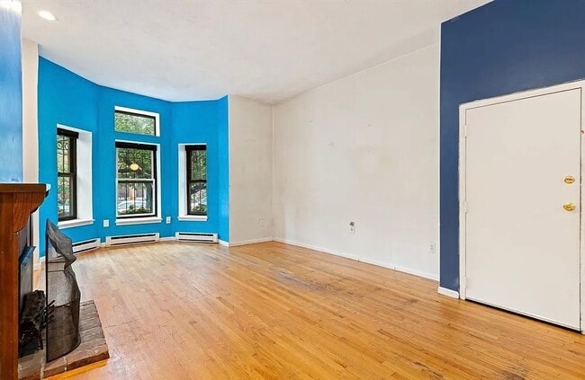 Photo - 231 W Newton St