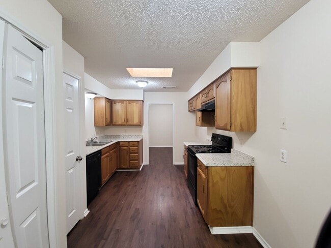 Photo - 1714 Magnolia Ln