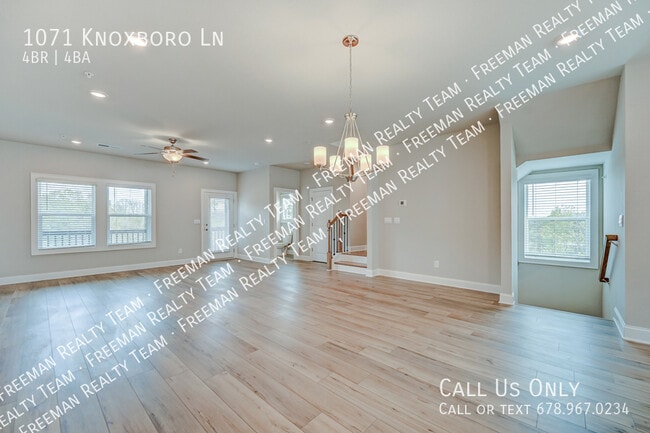 1071 Knoxboro Ln