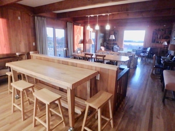 19 Lake Rd