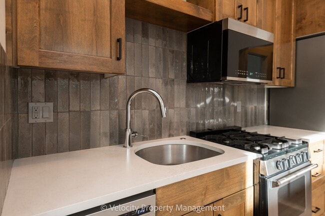 Photo - M712 Unidad #2