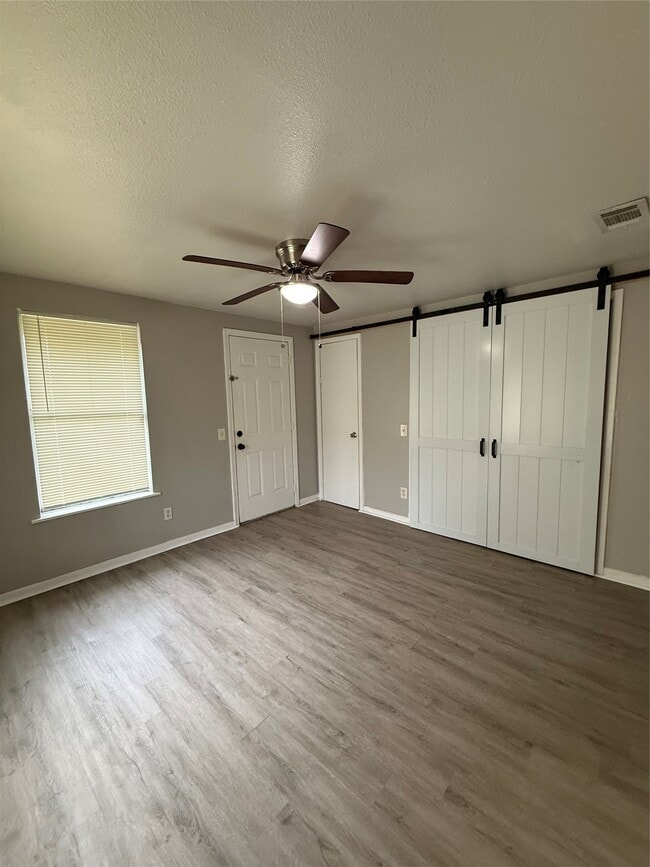 Photo - 118 E Murrill Ave