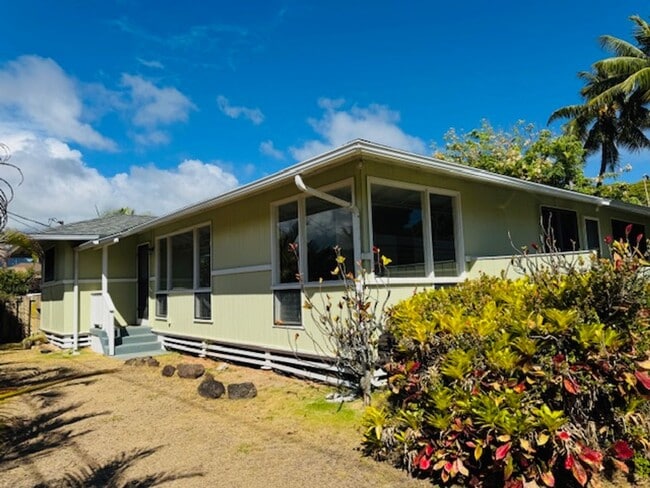 4 Bedroom, 2 Bathroom house near Kailua Be... - 4 Bedroom, 2 Bathroom house near Kailua Be...