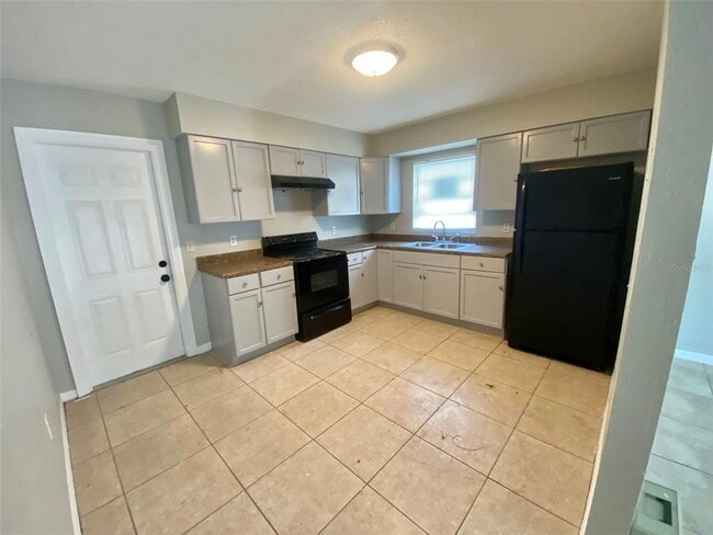 Photo - 1700 Birchwood Cir