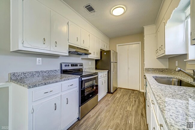 Photo - 3409 Knollcrest Rd