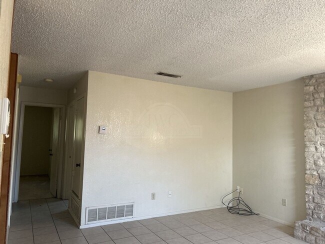 Photo - 4111 Water St