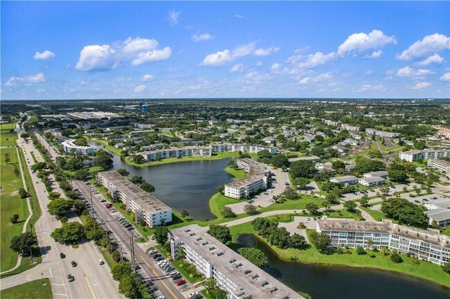 Photo - 4037 Harwood D