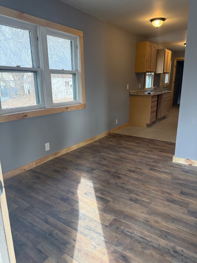 Photo - 208 Osborne St