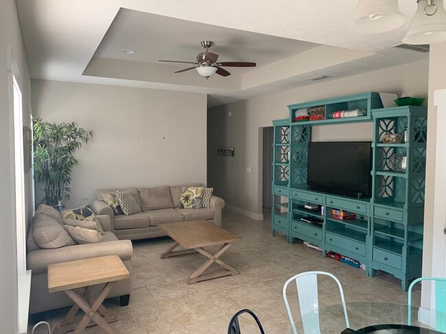 Photo - 161 Escanaba Ave