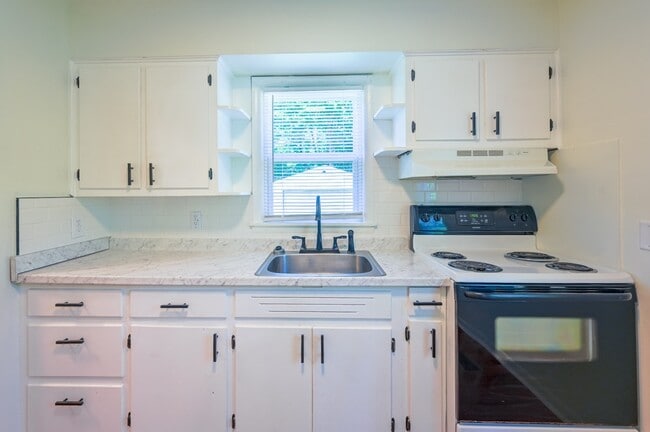 Photo - 1909 Taylor Ave