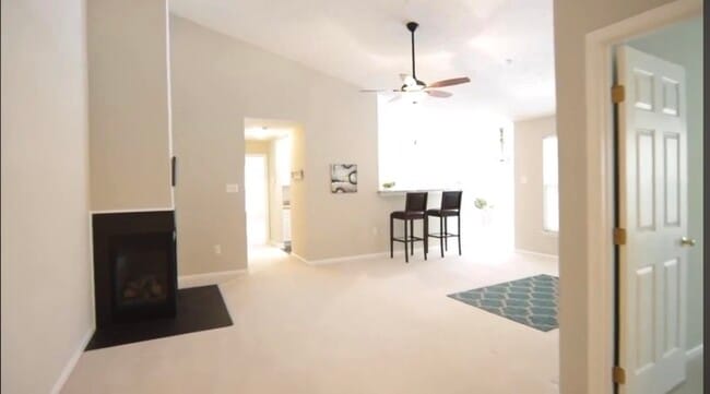 Building Photo - 2 Bedroom 2 Bathroom Condo Unit K