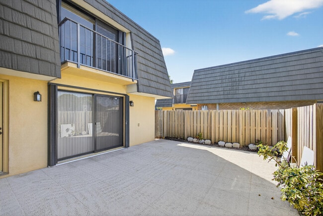 Photo - 1622 16th Way