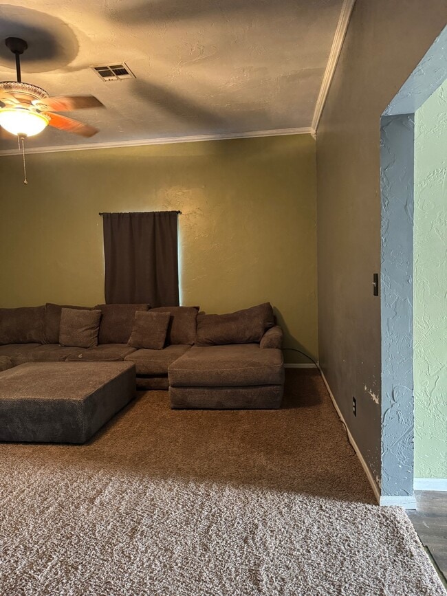 Photo - 724 E Delaware Ave